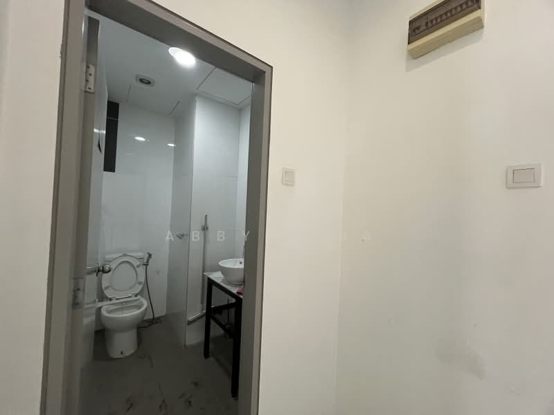 Service Residence for Rent at SOHO @ Empire City - Abby Chia - Bathroom - PropertyGuru.com.my