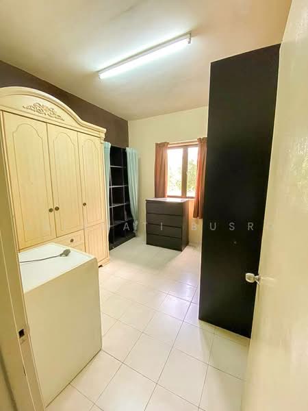 Pangsapuri untuk Disewa di Apartment Komuter Raya - Salawati Busro - Bedroom - PropertyGuru.com.my
