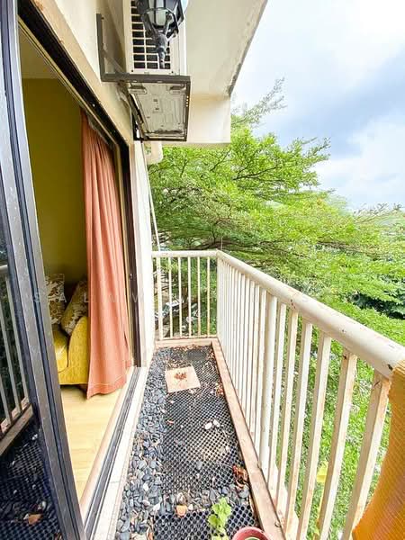 Pangsapuri untuk Disewa di Apartment Komuter Raya - Salawati Busro - Balcony - PropertyGuru.com.my
