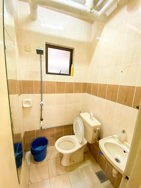 Pangsapuri untuk Disewa di Apartment Komuter Raya - Salawati Busro - Bathroom - PropertyGuru.com.my