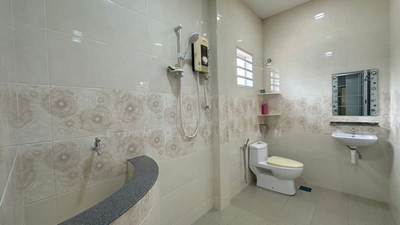 Rumah Teres 2-Tingkat untuk Dijual di Taman Foo Onn (Ipoh) - Edmond Tan - Bathroom - PropertyGuru.com.my