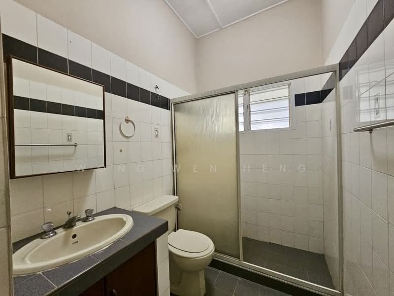 Bungalow House untuk Dijual di Jalan Klang Lama (Old Klang Road) (Kuala Lumpur) - Wong Wen Heng - Bathroom - PropertyGuru.com.my