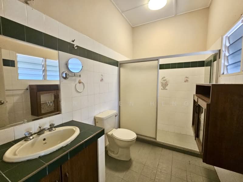 Bungalow House untuk Dijual di Jalan Klang Lama (Old Klang Road) (Kuala Lumpur) - Wong Wen Heng - Bathroom - PropertyGuru.com.my