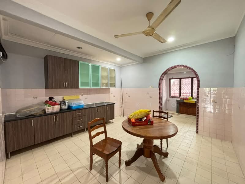 Rumah Teres 1-Tingkat untuk Dijual di Taman Bidara (Selayang) - Evelyn Khoo - Kitchen & Dining - PropertyGuru.com.my