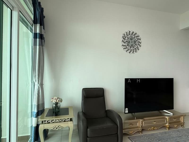 Kondominium untuk Dijual di Ferringhi Residence 2 - Michelle Mah - Living Room - PropertyGuru.com.my
