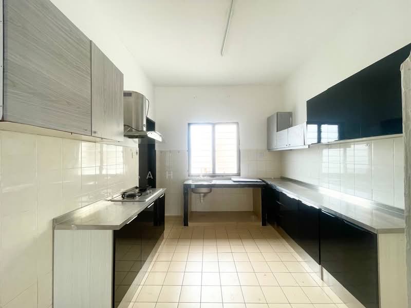 Pangsapuri untuk Dijual di Sri Ixora Apartment - Mahafiz . - PropertyGuru.com.my
