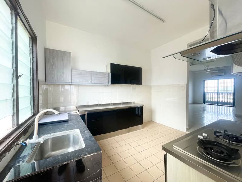Pangsapuri untuk Dijual di Sri Ixora Apartment - Mahafiz . - PropertyGuru.com.my