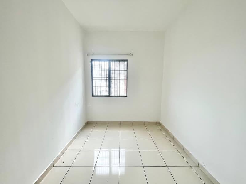 Pangsapuri untuk Dijual di Sri Ixora Apartment - Mahafiz . - PropertyGuru.com.my
