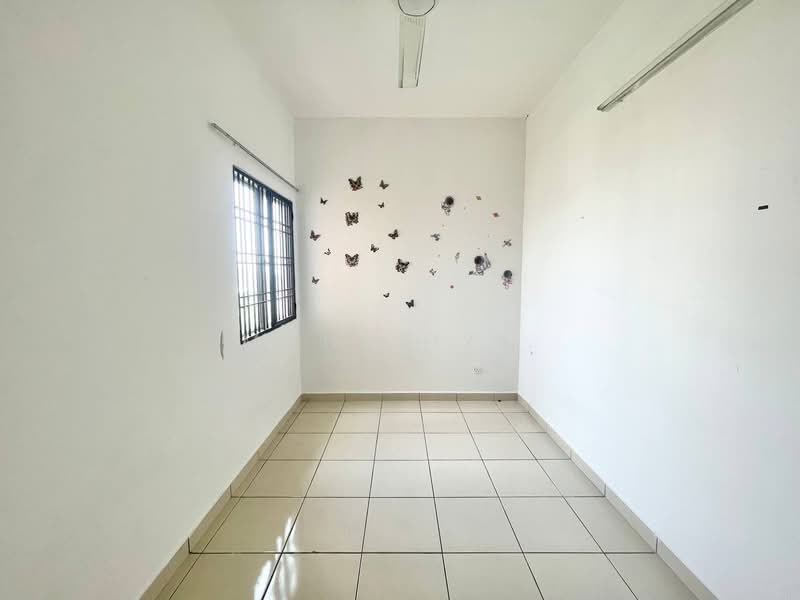 Pangsapuri untuk Dijual di Sri Ixora Apartment - Mahafiz . - PropertyGuru.com.my