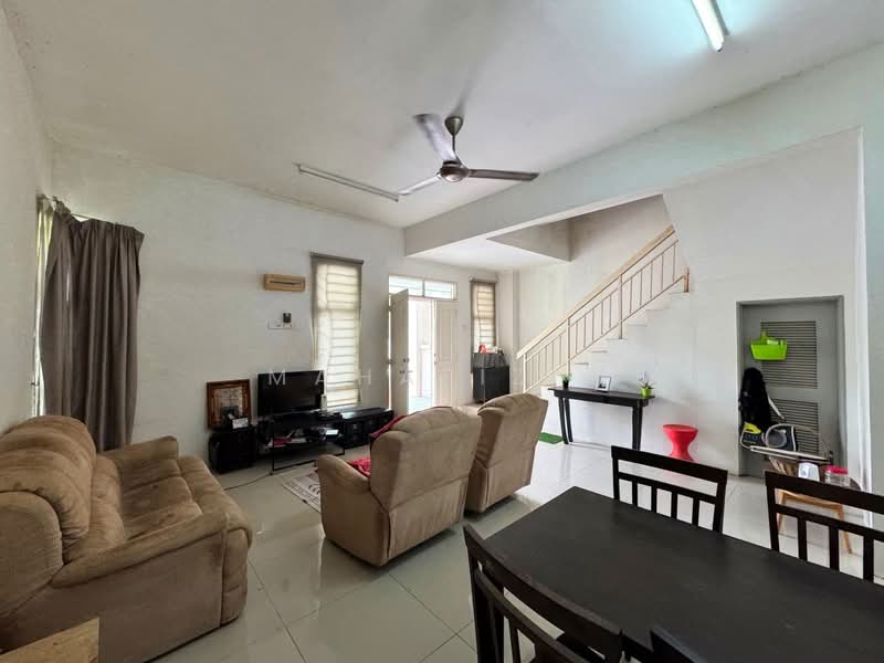 Semi-Detached House for Sale in Bandar Saujana Putra (Tanjong Duabelas) - Mahafiz . - PropertyGuru.com.my