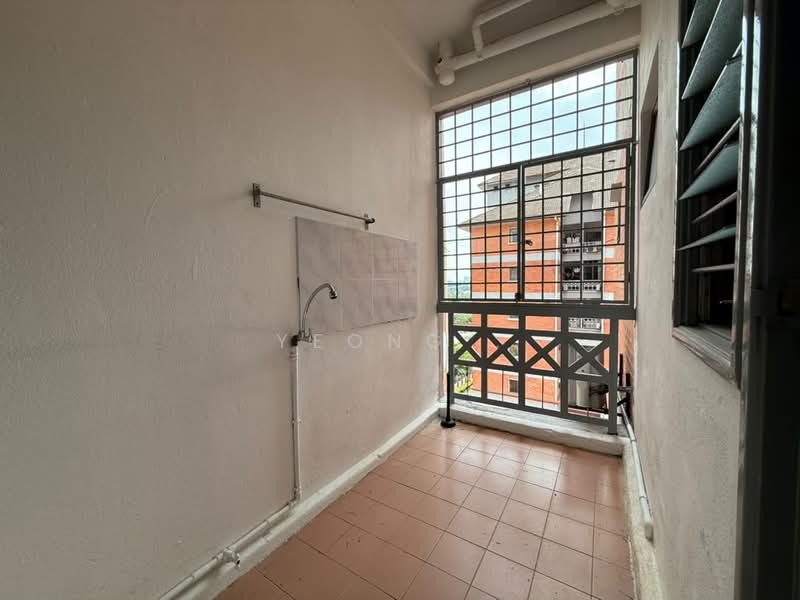 Kondominium untuk Dijual di Evergreen Park Acorn & Hazel - Yeong . - Balcony - PropertyGuru.com.my