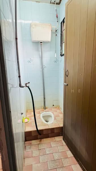 1-storey Terraced House for Sale in Taman Dato Penggawa Barat (Tampoi) - Michelle He - Bathroom - PropertyGuru.com.my