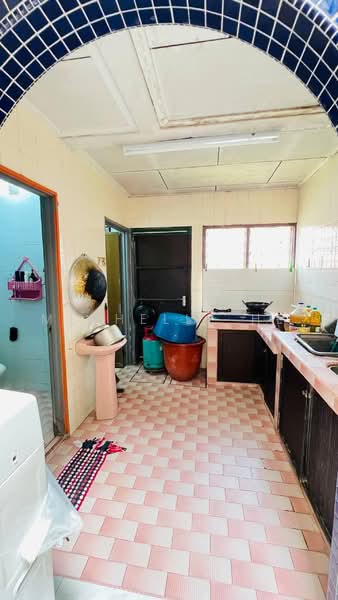 1-storey Terraced House for Sale in Taman Dato Penggawa Barat (Tampoi) - Michelle He - Kitchen - PropertyGuru.com.my