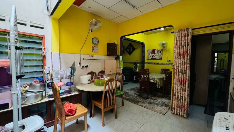 1-storey Terraced House for Sale in Taman Dato Penggawa Barat (Tampoi) - Michelle He - Kitchen - PropertyGuru.com.my