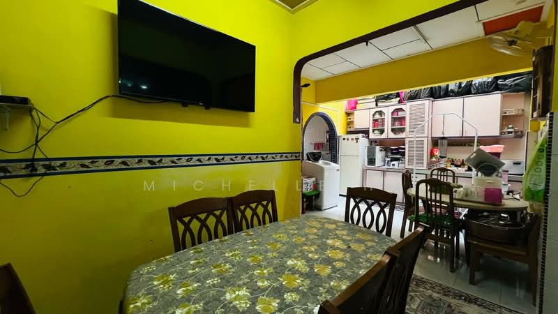 1-storey Terraced House for Sale in Taman Dato Penggawa Barat (Tampoi) - Michelle He - Dining Room - PropertyGuru.com.my