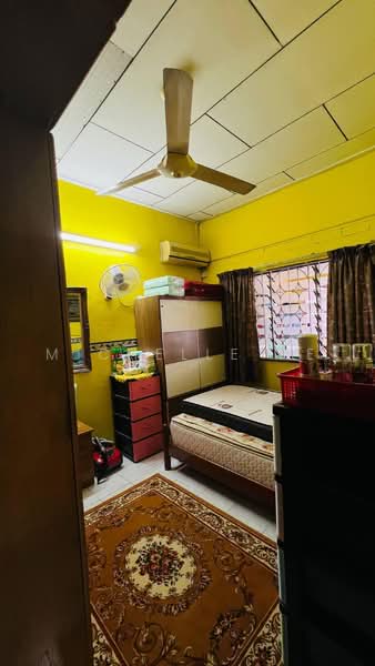 1-storey Terraced House for Sale in Taman Dato Penggawa Barat (Tampoi) - Michelle He - Bedroom - PropertyGuru.com.my