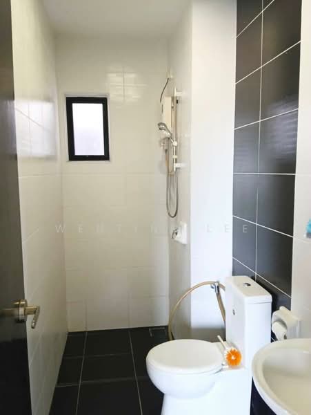 Pangsapuri untuk Dijual di Sky View - Wenting Lee - Bathroom - PropertyGuru.com.my