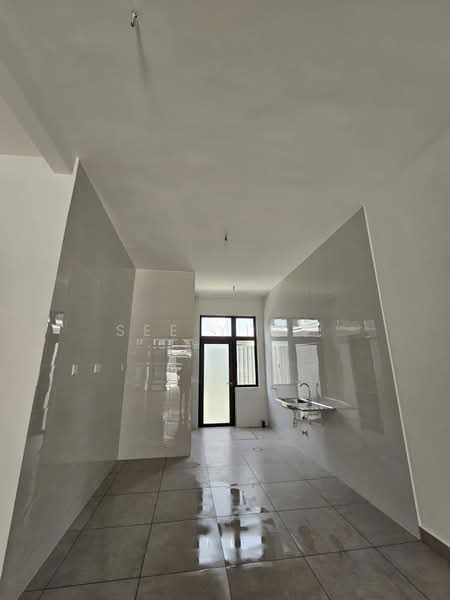 Rumah Teres 2-Tingkat untuk Dijual di Taman Mount Austin (Tebrau) - See Yin . - Kitchen - PropertyGuru.com.my