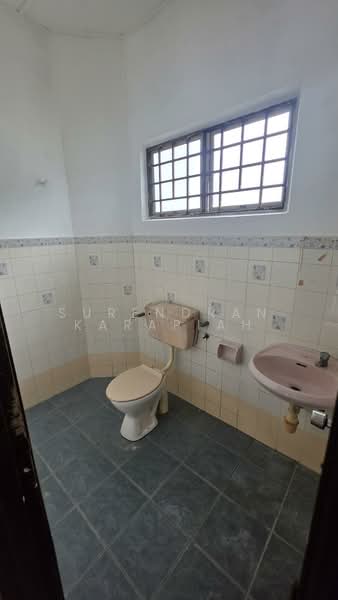 Rumah Teres 2-Tingkat untuk Dijual di Taman Sri Andalas (Klang) - Surendran Karapiah - Bathroom - PropertyGuru.com.my