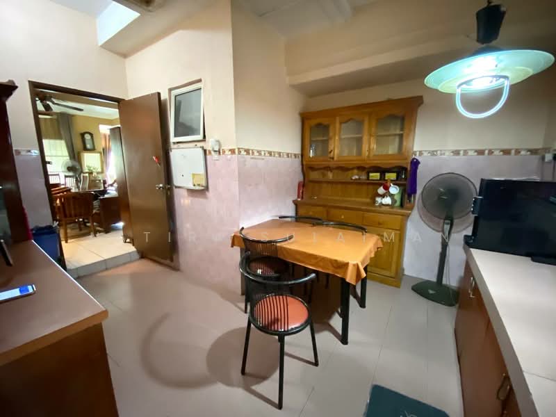 2-storey Terraced House for Sale in Bandar Baru Bangi (Selangor) - Natira Sulaiman - Dining Room - PropertyGuru.com.my