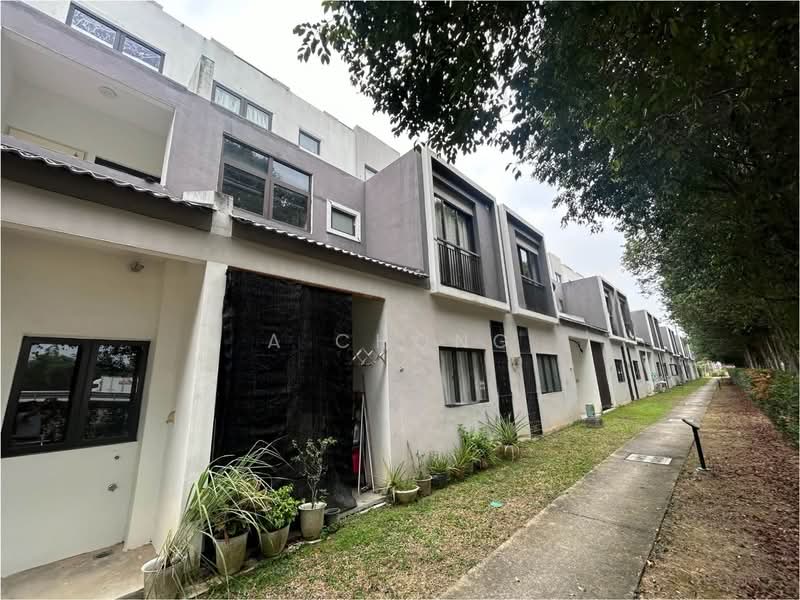 Townhouse for Sale in Sepang (Selangor) - A Chong - Exterior - PropertyGuru.com.my