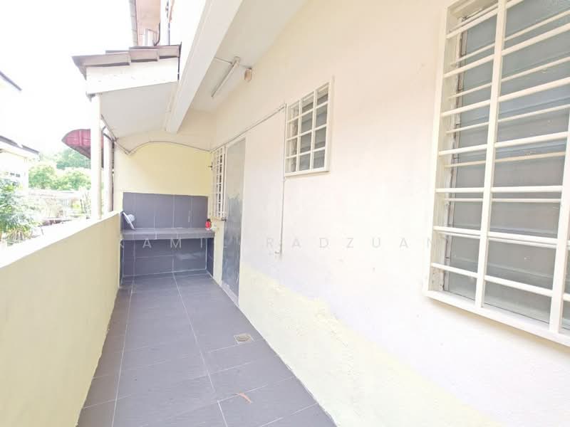 Rumah Teres 2-Tingkat untuk Disewa di Taman Bukit Mewah Fasa 8a (Kajang) - Kamil Radzuan - Exterior - PropertyGuru.com.my