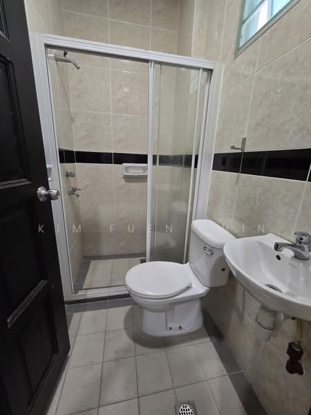 Rumah Berkembar untuk Disewa di Kota Kinabalu (Sabah) - Kim Fuen Chin - Bathroom - PropertyGuru.com.my