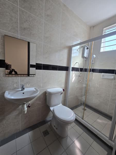 Rumah Berkembar untuk Disewa di Kota Kinabalu (Sabah) - Kim Fuen Chin - Bathroom - PropertyGuru.com.my