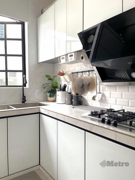 Rumah Berkembar untuk Dijual di Kuchai Lama (Kuala Lumpur) - Connie Wong - Kitchen - PropertyGuru.com.my