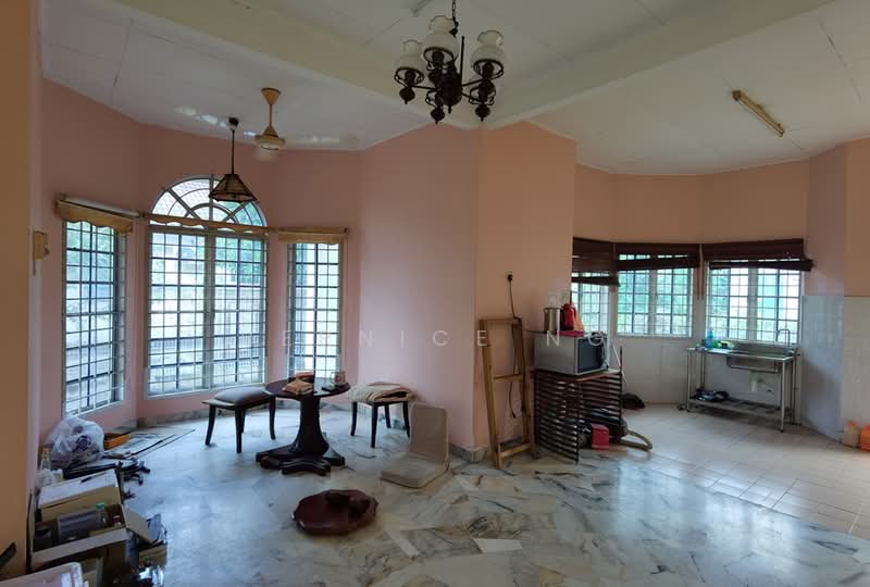 Bungalow House for Sale in Pantai Sepang Putra (Sepang) - Vernice Ng - Living Room - PropertyGuru.com.my