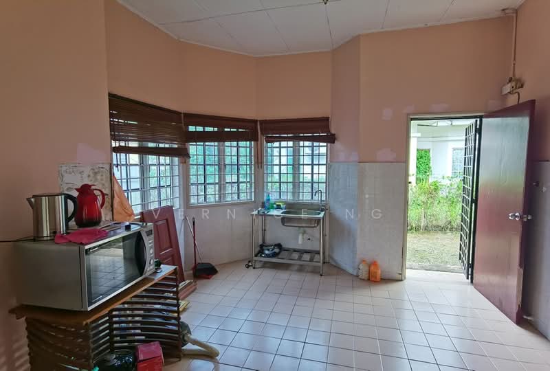 Bungalow House for Sale in Pantai Sepang Putra (Sepang) - Vernice Ng - Kitchen - PropertyGuru.com.my