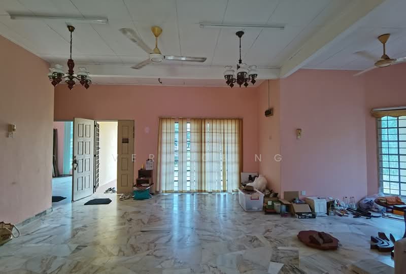 Bungalow House for Sale in Pantai Sepang Putra (Sepang) - Vernice Ng - Living Room - PropertyGuru.com.my