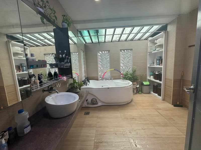 Cluster House for Sale in Austin Heights (Tebrau) - Winnie Lau - Bathroom - PropertyGuru.com.my
