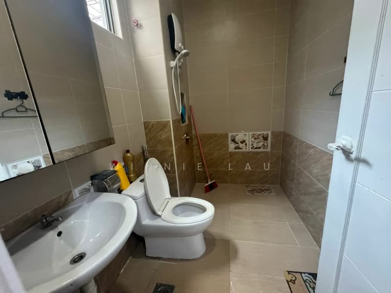 Cluster House for Sale in Austin Heights (Tebrau) - Winnie Lau - Bathroom - PropertyGuru.com.my