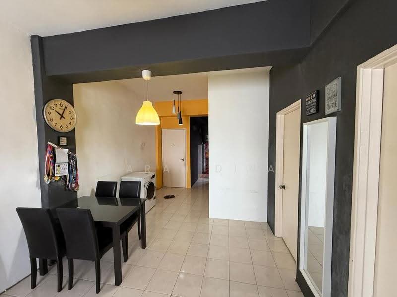 Pangsapuri untuk Dijual di Dataran Otomobil - Farah Dina - Dining Room - PropertyGuru.com.my