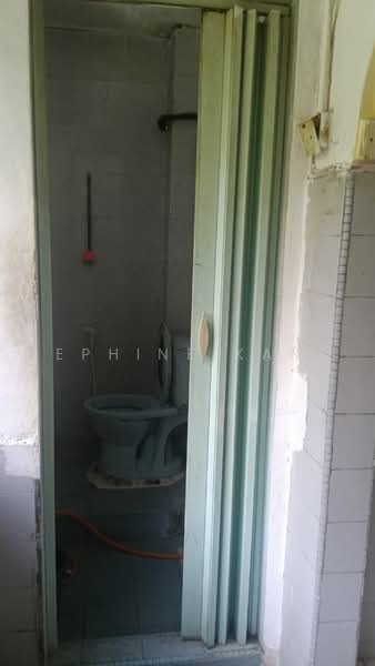 Flat for Rent at Apartment Dahlia B - Sephine Kang - Bathroom - PropertyGuru.com.my