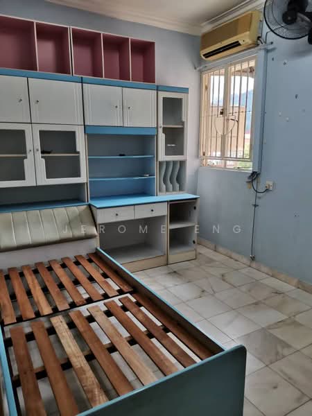 Pangsapuri untuk Dijual di Treasure Ville - Jerome Eng - Bedroom - PropertyGuru.com.my