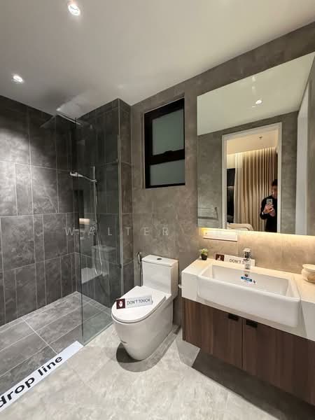 Kediaman Servis untuk Dijual di Binastra Cochrane - Walter Tan - Bathroom - PropertyGuru.com.my