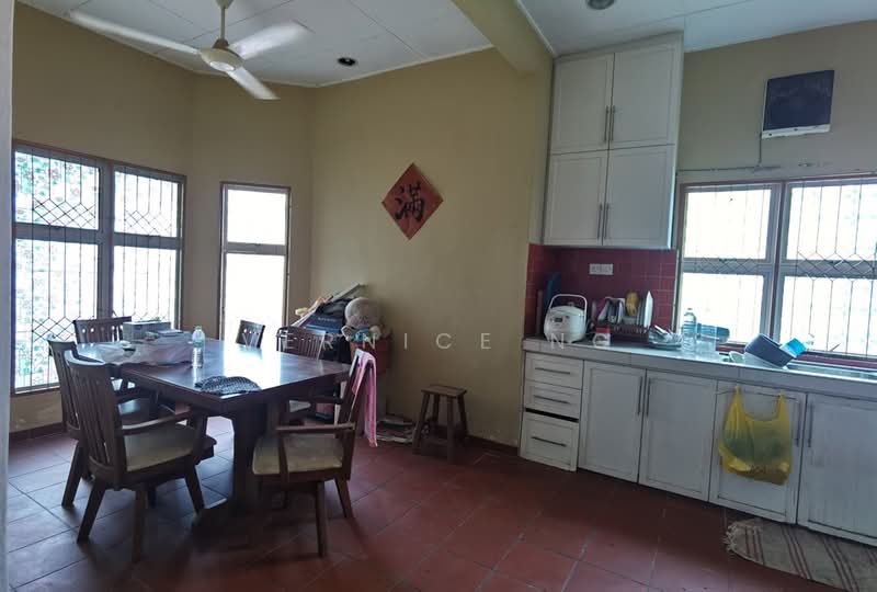 Bungalow House for Sale in Pantai Sepang Putra (Sepang) - Vernice Ng - Dining Room - PropertyGuru.com.my