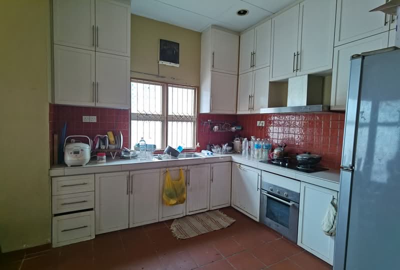 Bungalow House for Sale in Pantai Sepang Putra (Sepang) - Vernice Ng - Kitchen - PropertyGuru.com.my