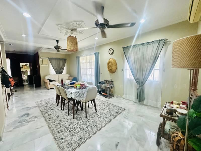 2-storey Terraced House for Sale in Ara damansara (Ara Damansara) - SITI KHAIRIYAH JAAFAR - Living Room - PropertyGuru.com.my