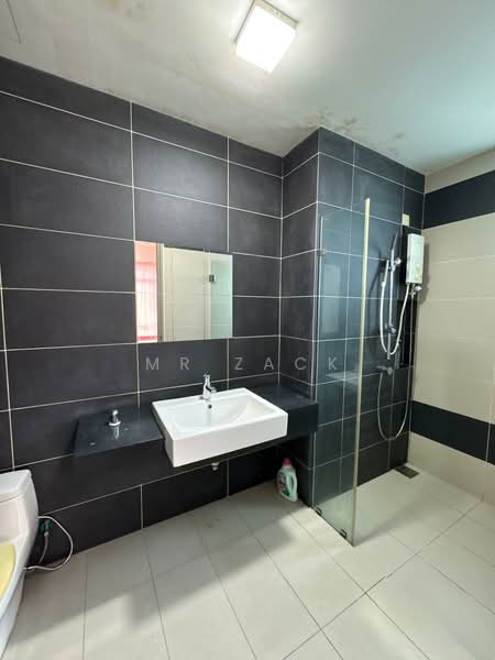 Kondominium untuk Disewa di Saville @ The Park - Mr Zack - Bathroom - PropertyGuru.com.my