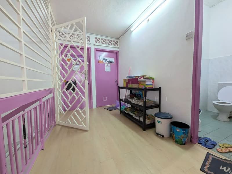 Rumah Teres 2-Tingkat untuk Dijual di Taman Maluri (Cheras) - Ahmad Farhi - Corridor - PropertyGuru.com.my