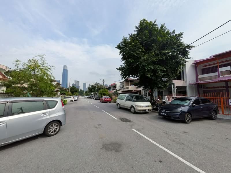 Rumah Teres 2-Tingkat untuk Dijual di Taman Maluri (Cheras) - Ahmad Farhi - Exterior - PropertyGuru.com.my