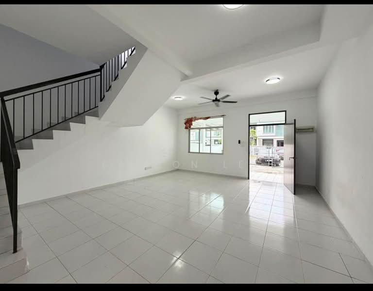 2-storey Terraced House for Sale in Taman Scientex Rawang (Rawang) - Samson Lee - Living Room - PropertyGuru.com.my