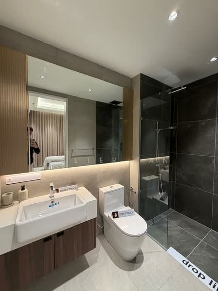 Kediaman Servis untuk Dijual di Binastra Cochrane - Walter Tan - Bathroom - PropertyGuru.com.my