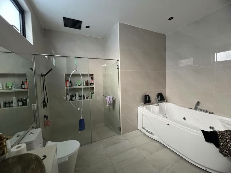 Rumah Berkembar untuk Dijual di Austin Heights (Tebrau) - Yvonne Lim - Bathroom - PropertyGuru.com.my
