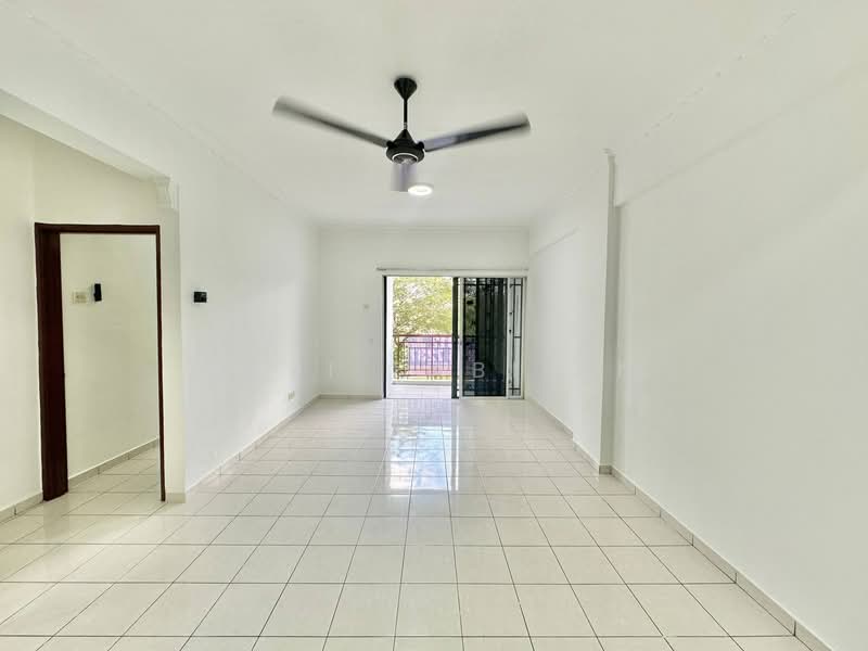 Pangsapuri untuk Dijual di Vistana Mahkota - Azri Zabidin - Living Room - PropertyGuru.com.my