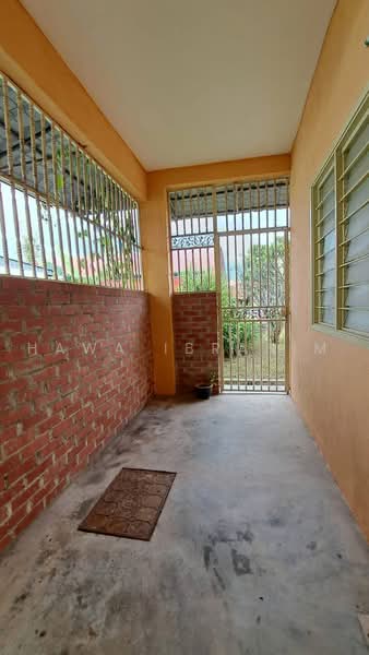 Rumah Teres 2-Tingkat untuk Dijual di Taman Bandar Senawang (Senawang) - Hawa Ibrahim - Exterior - PropertyGuru.com.my