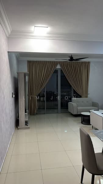 Kediaman Servis untuk Dijual di Gravit8, Klang - Lim Jeon - Living Room - PropertyGuru.com.my
